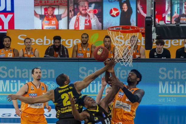 在比赛的下 在比赛的下