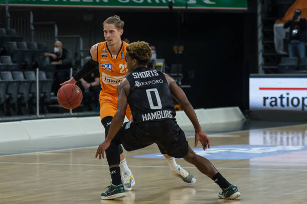 是否等同于 是否等同于